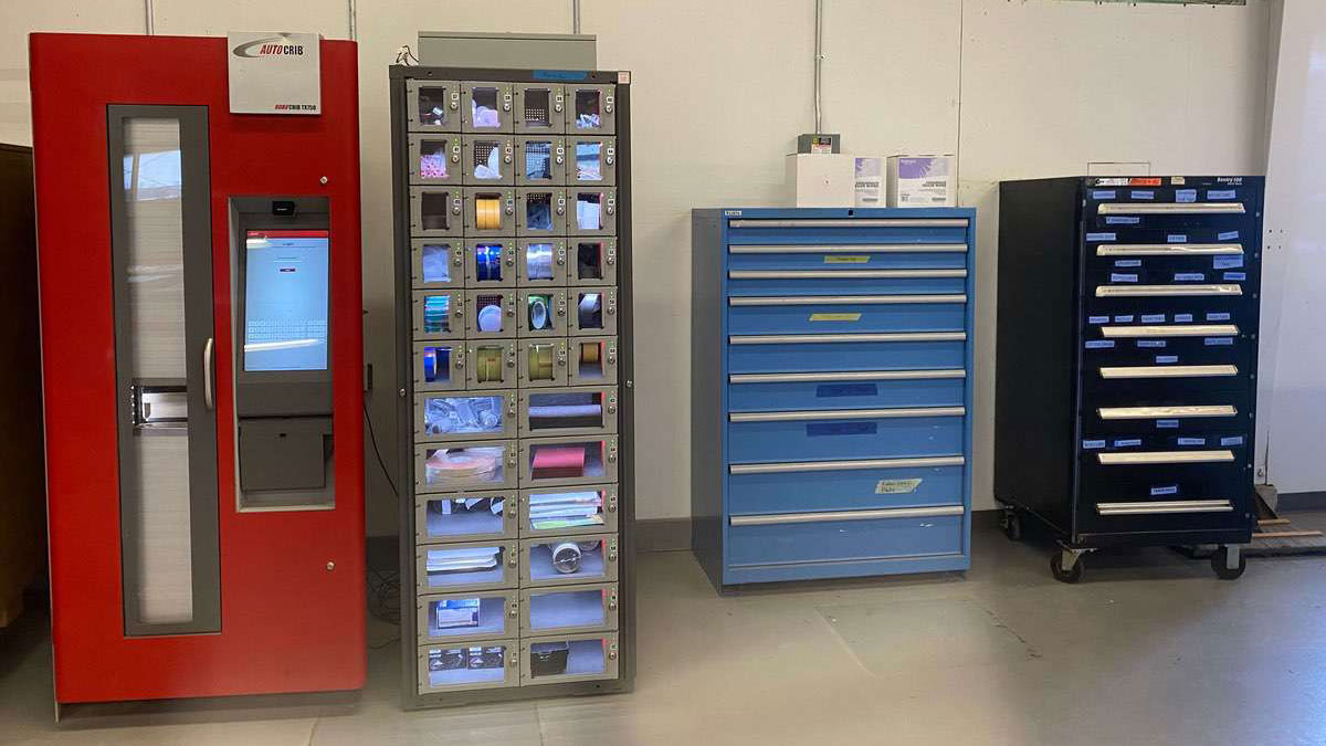 MRO vending station with lockers and workstation