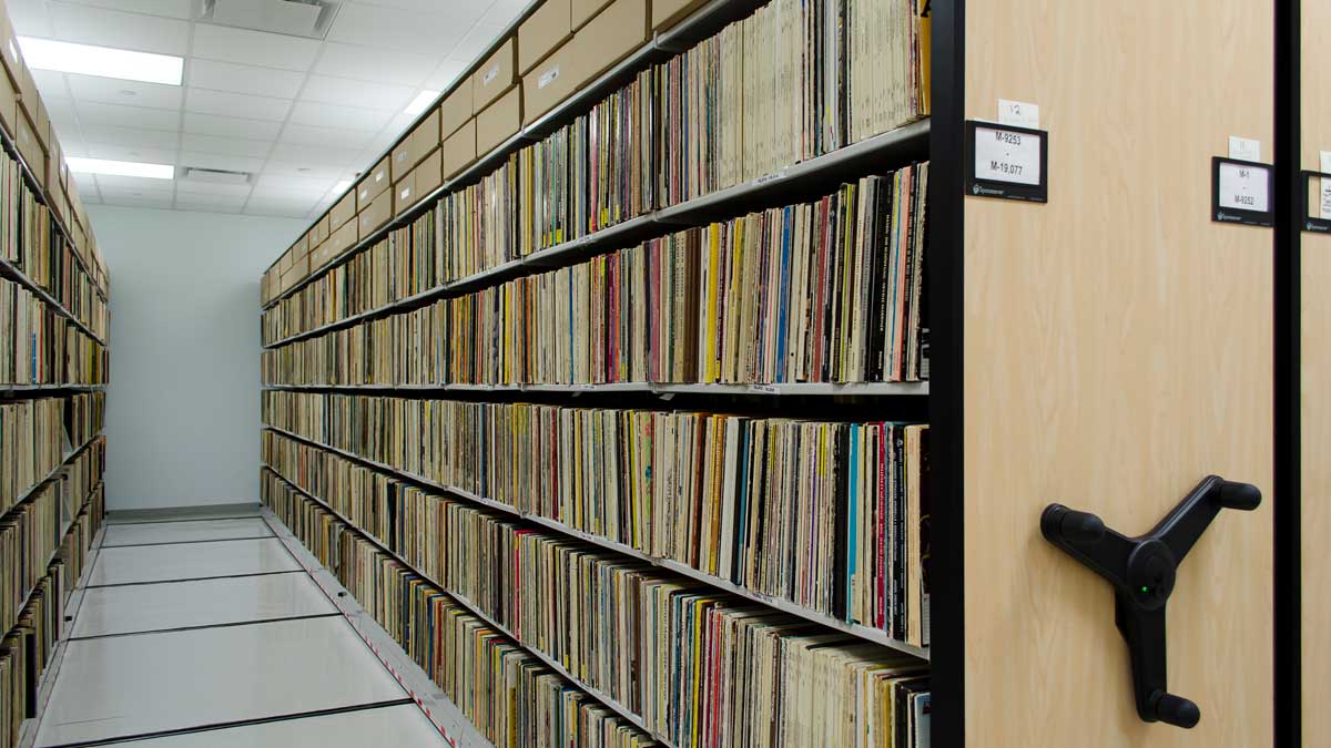 Music library shelving system for compact storage of LP record collections