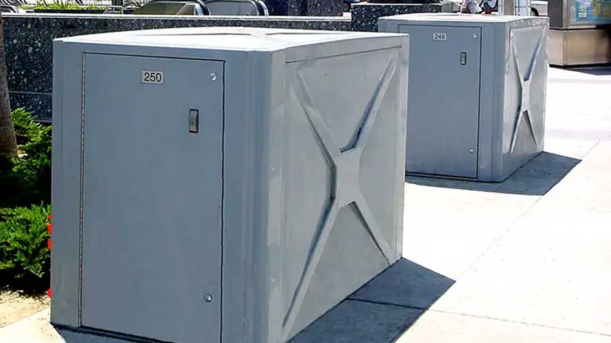 bike locker 300 series end view showing single storage compartment door with ventilation panel