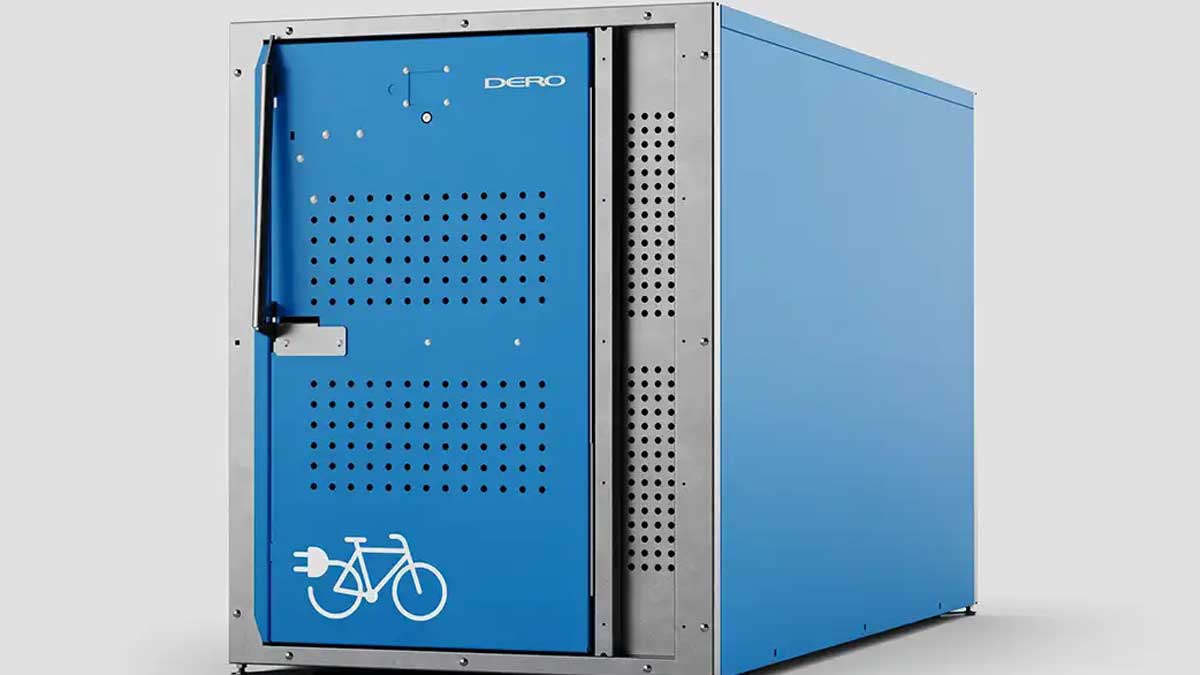 Single unit of double-D2 series e-bike locker showing charging-symbol decal and latch handle.