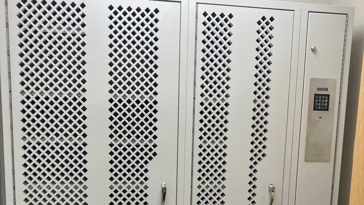 Digital keyless evidence locker cabinet with keypad entry for law enforcement use
