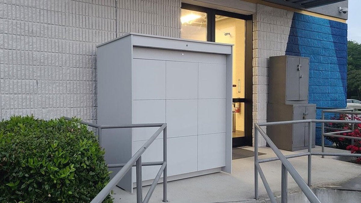 Outdoor Smart Locker for Secure Deliveries at Facility Entrance