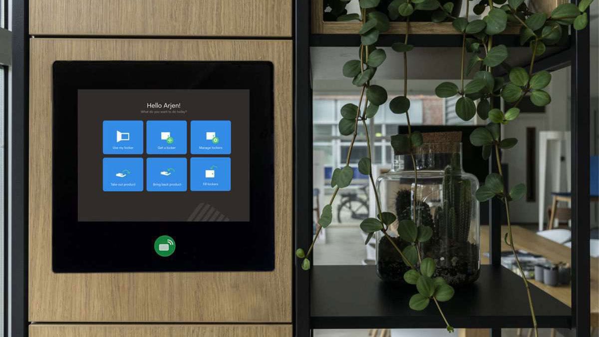 Smart locker dashboard touchscreen