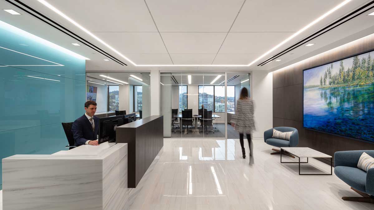 Moveable wall panels with an elegant finish in an office
