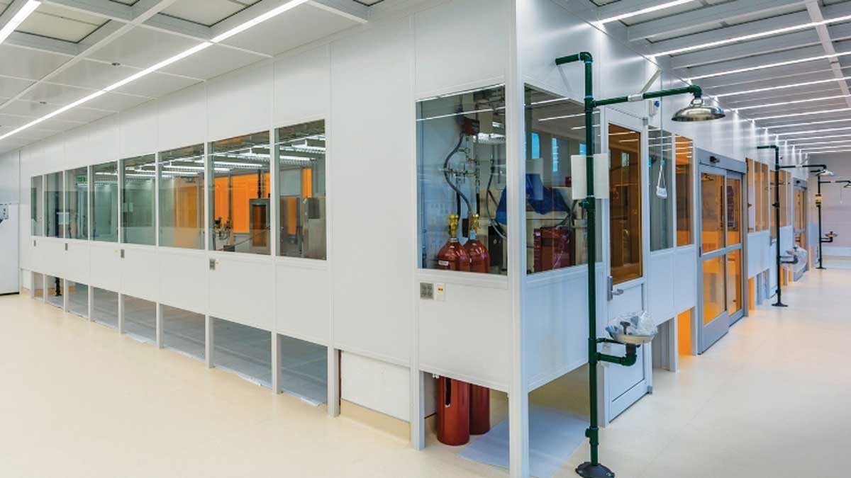 modular cleanroom wall panels with clear viewing windows for industrial applications