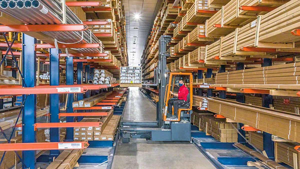 Cantilever racking systems ideal for efficiently storing long or oversized loads in industrial settings
