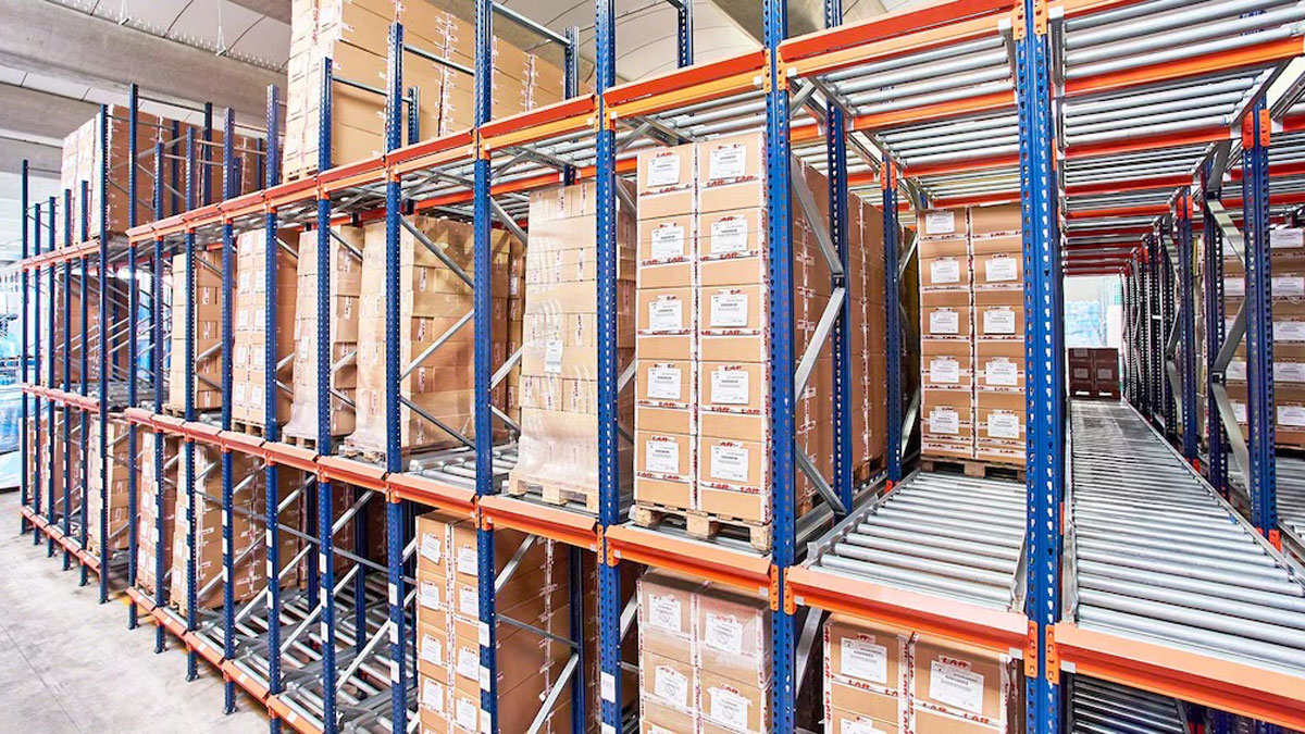 Pallet flow rack system for high-density storage and improved inventory rotation in warehouse environments