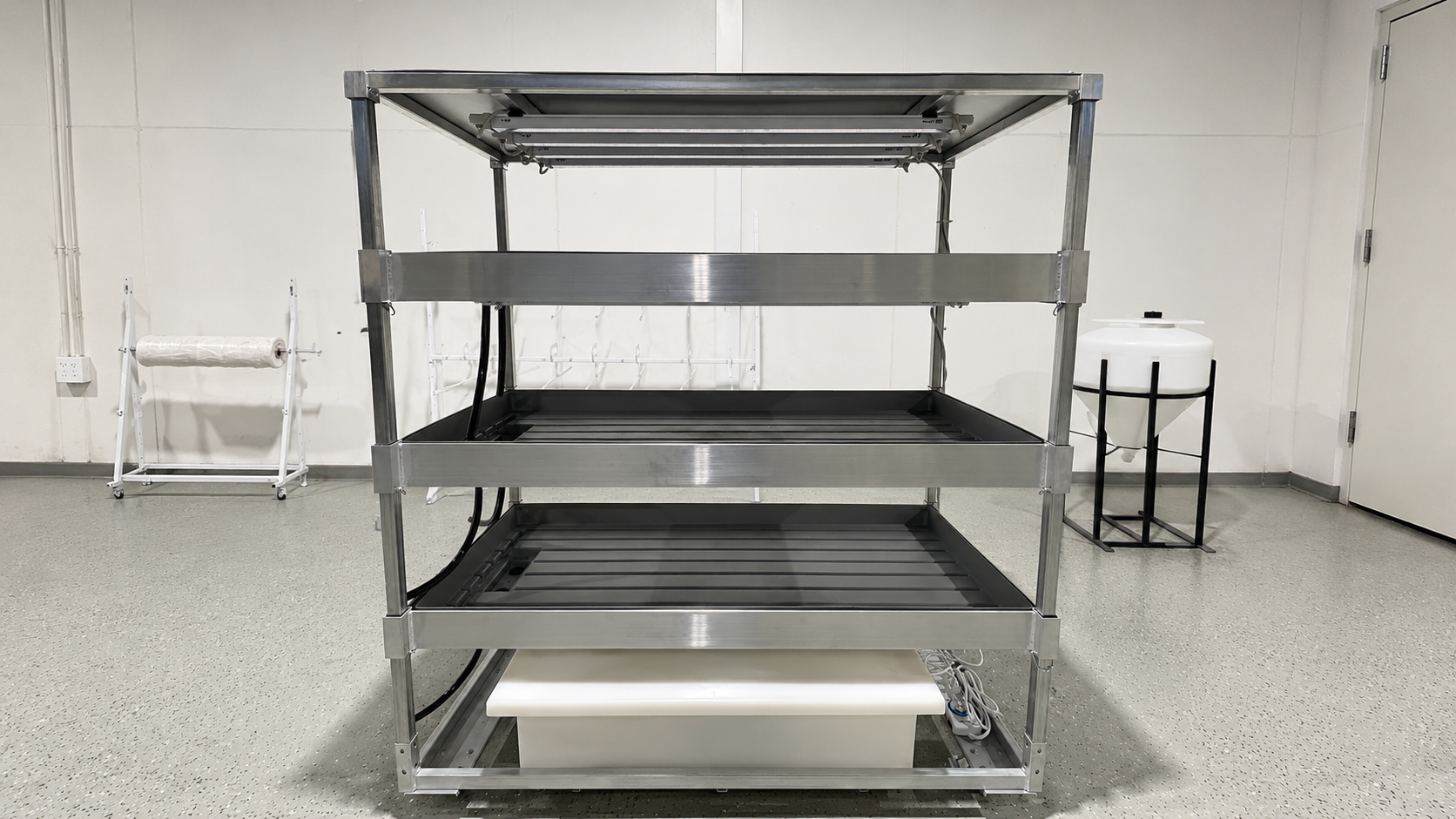 Commercial clone and propagation cart