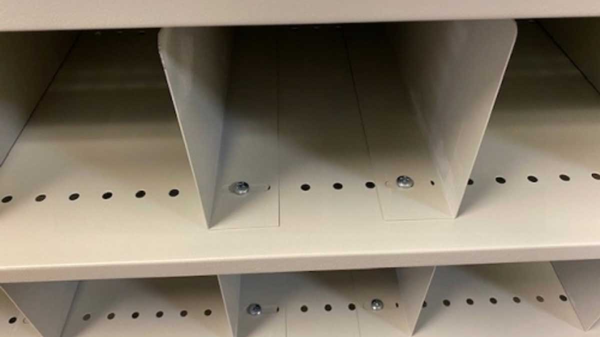 Vertical dividers for rolled drawings