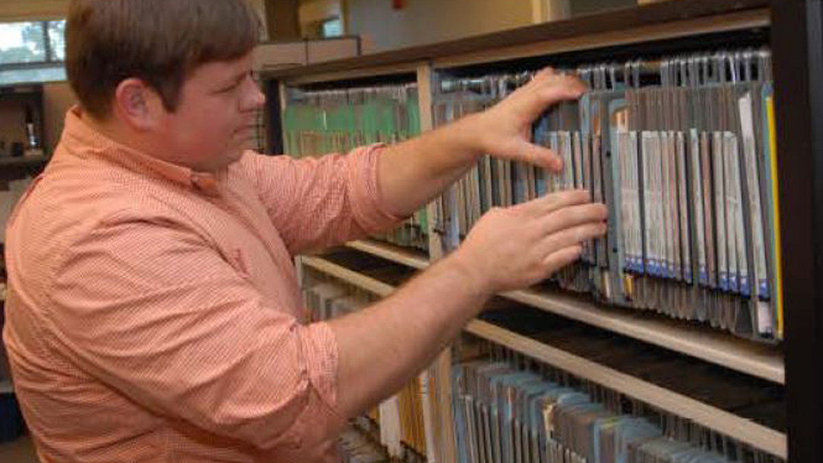 end tab oblique filing system used for office records and document organization