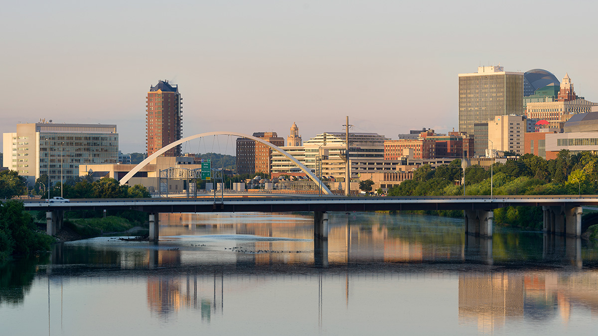 Des Moines, Iowa office or skyline