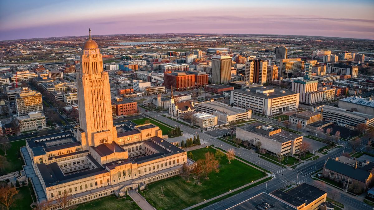 Lincoln, Nebraska courthouse and sprawling city