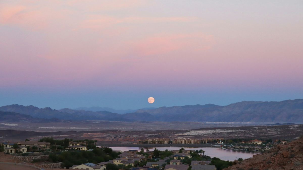 Henderson, Nevada mountains and desert oasis